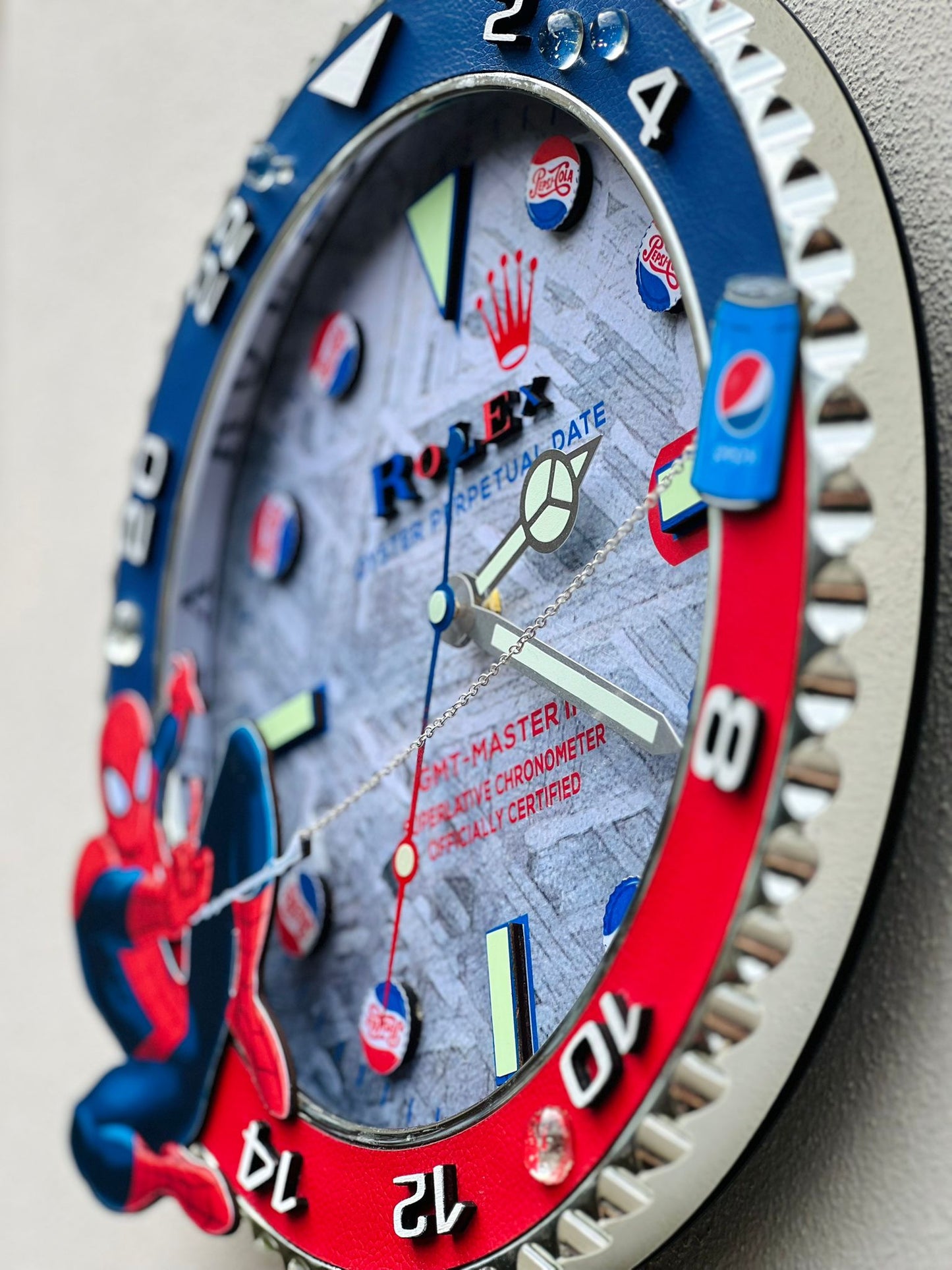 Orologio Custom Gmt Spiderman x Pepsi da muro