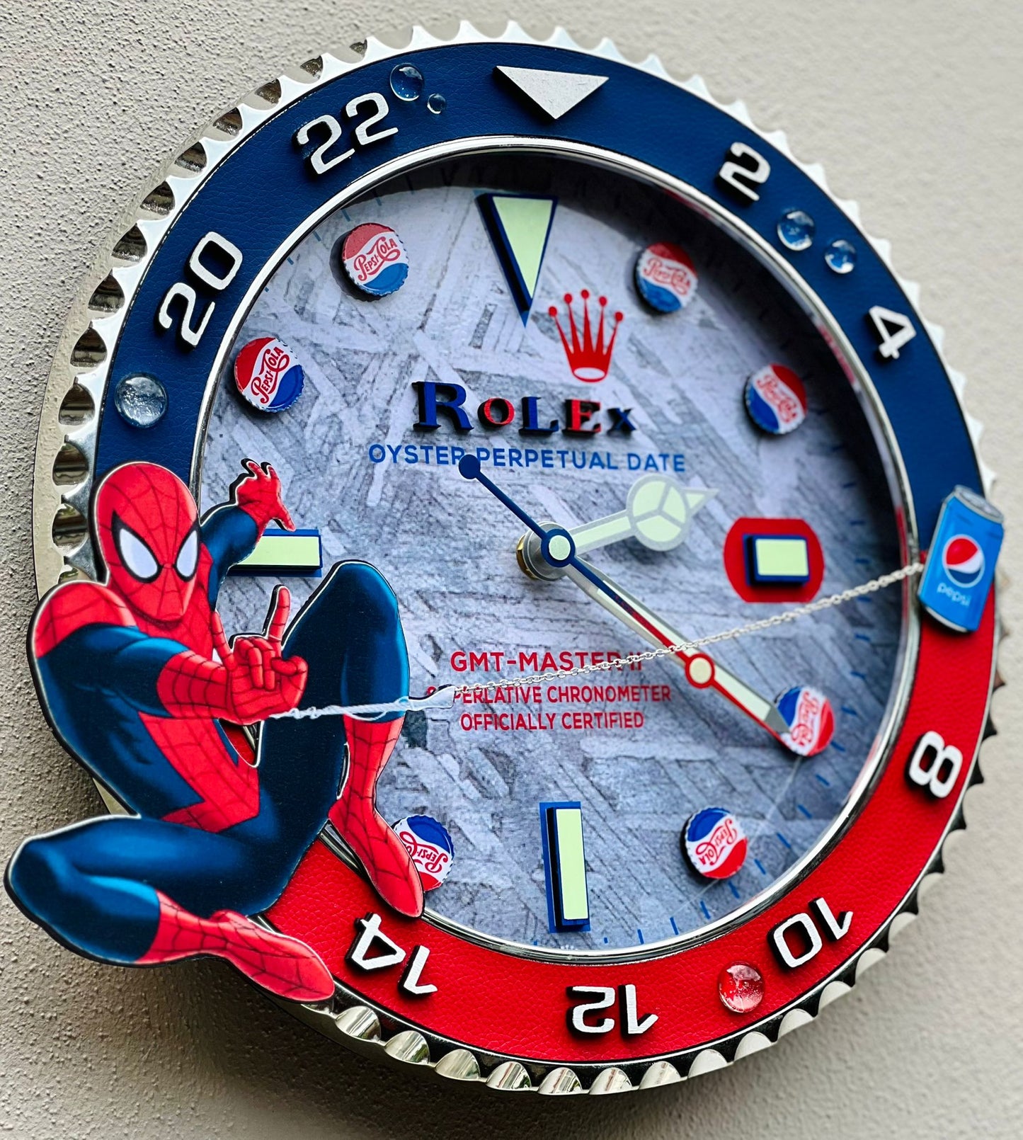 Orologio Custom Gmt Spiderman x Pepsi da muro