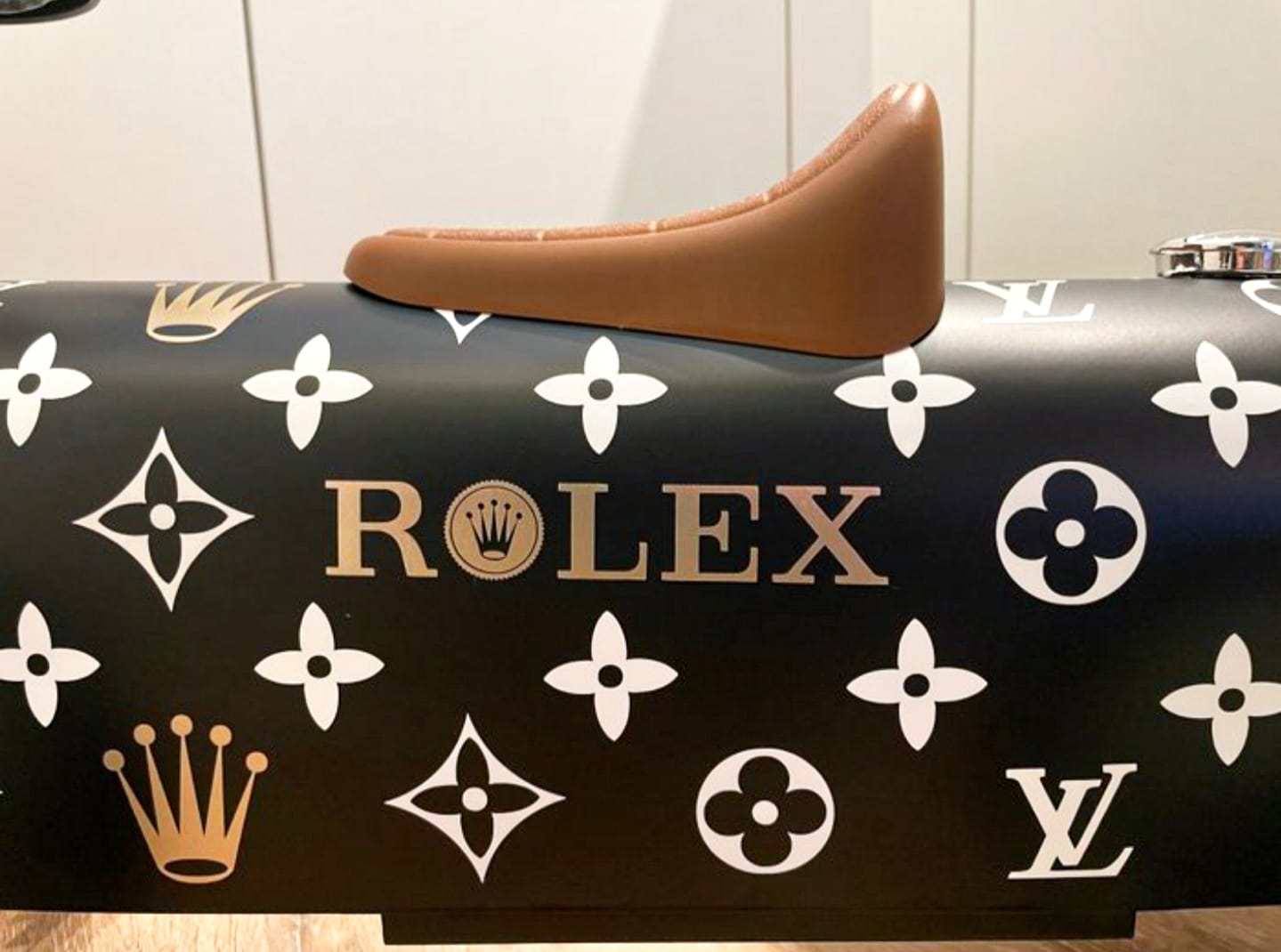 Macchina Louis Vuitton x Rolex " The Gold Edition " ( MVM Artist )