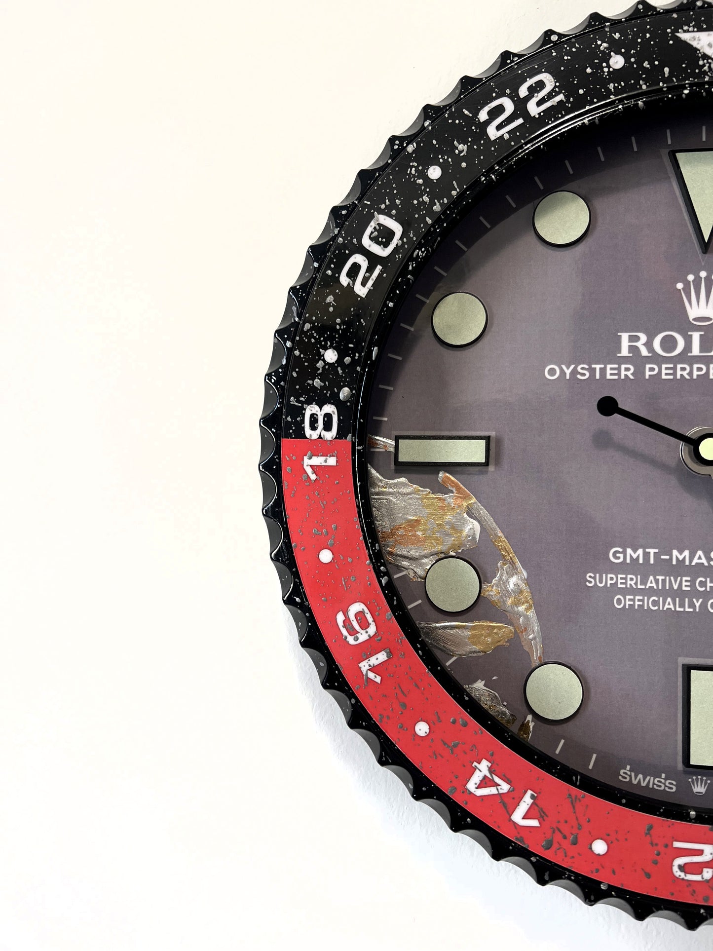 Orologio Gmt The Fake World Custom da muro