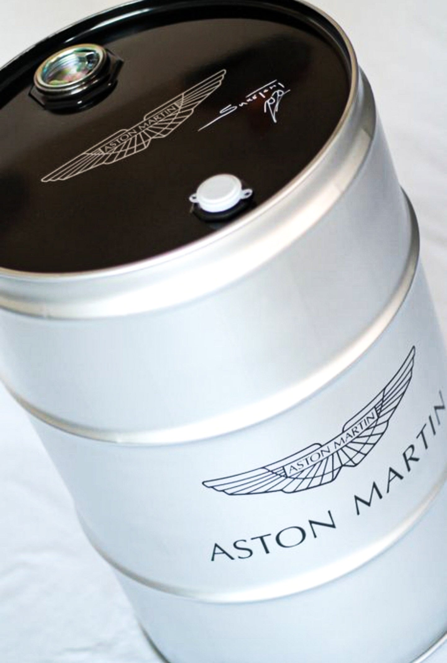 Barile di Lusso Aston Martin ( Suketchi Artist )