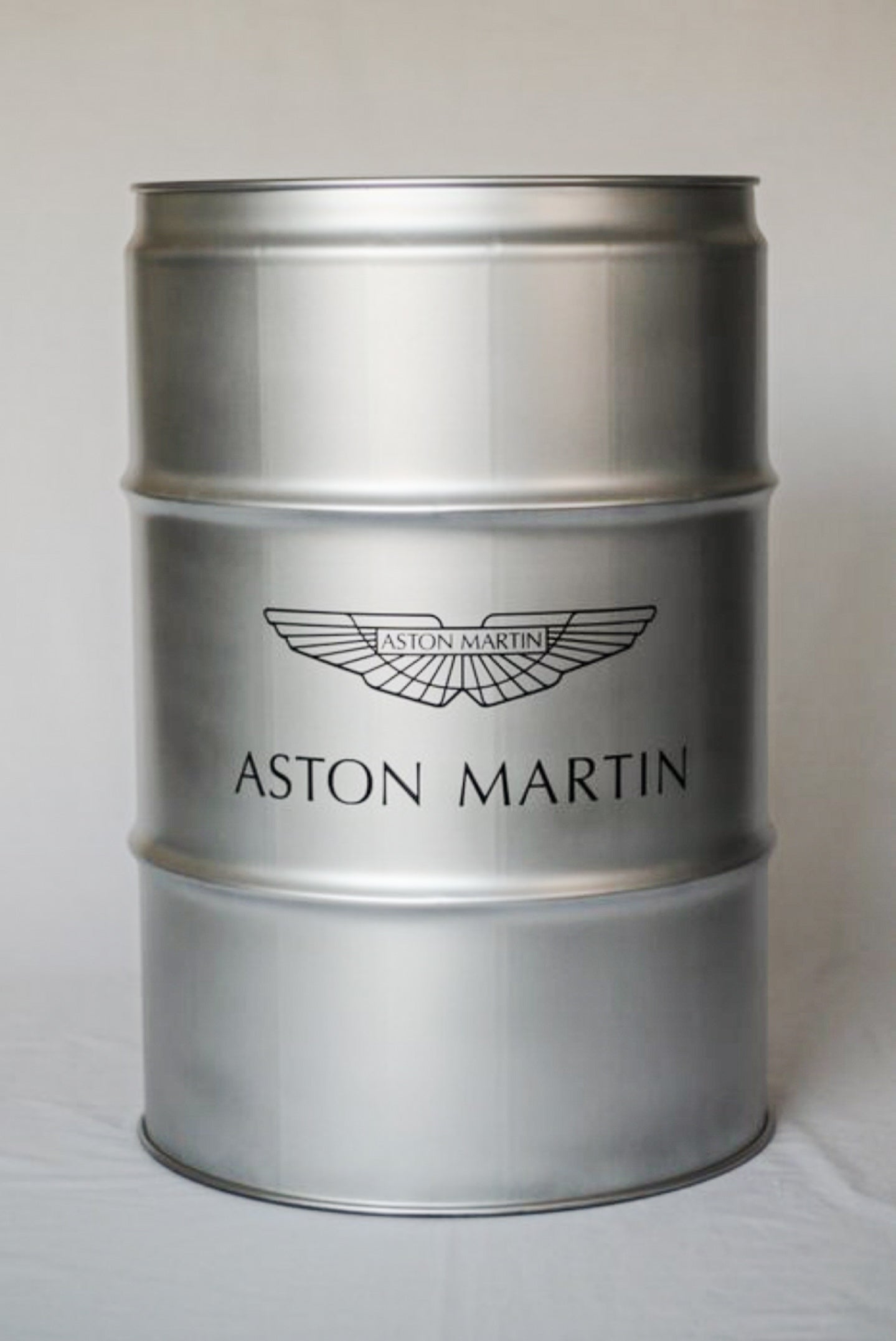 Barile di Lusso Aston Martin ( Suketchi Artist )