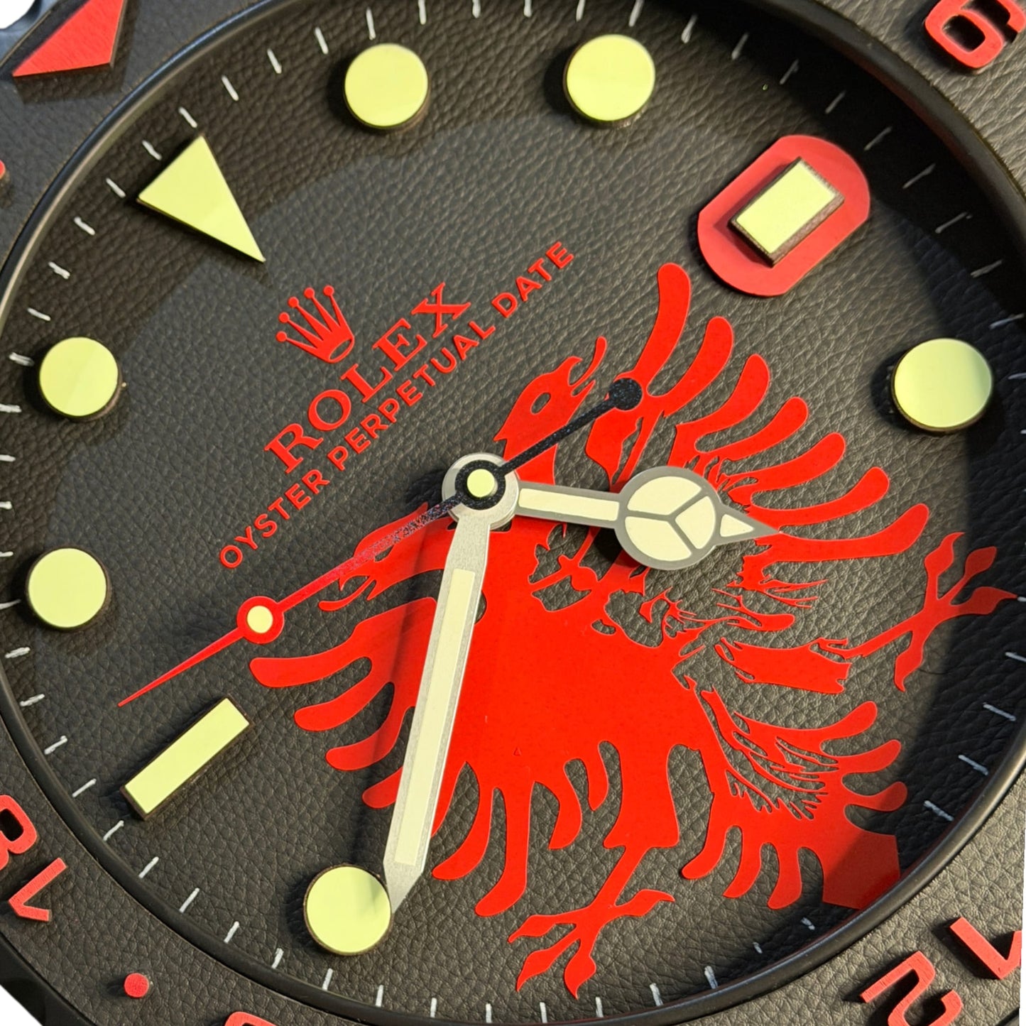 Orologio “Albanian Royal Time" custom da Parete